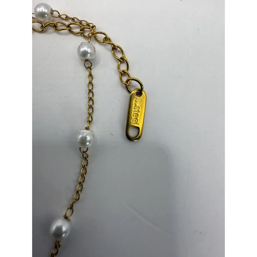 The Unbranded Brand modern bracelet